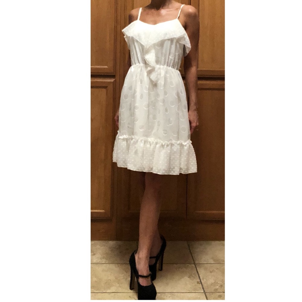 Adorable off white Jessica Simpson Dress